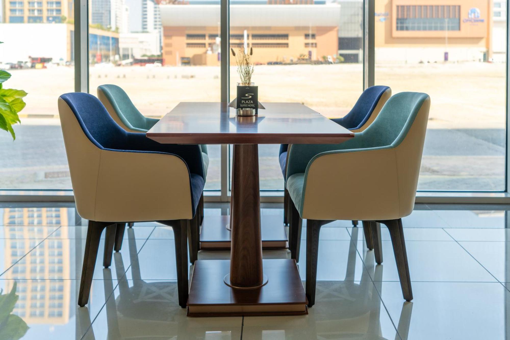 S Plaza Suites Hotel Seef Екстериор снимка