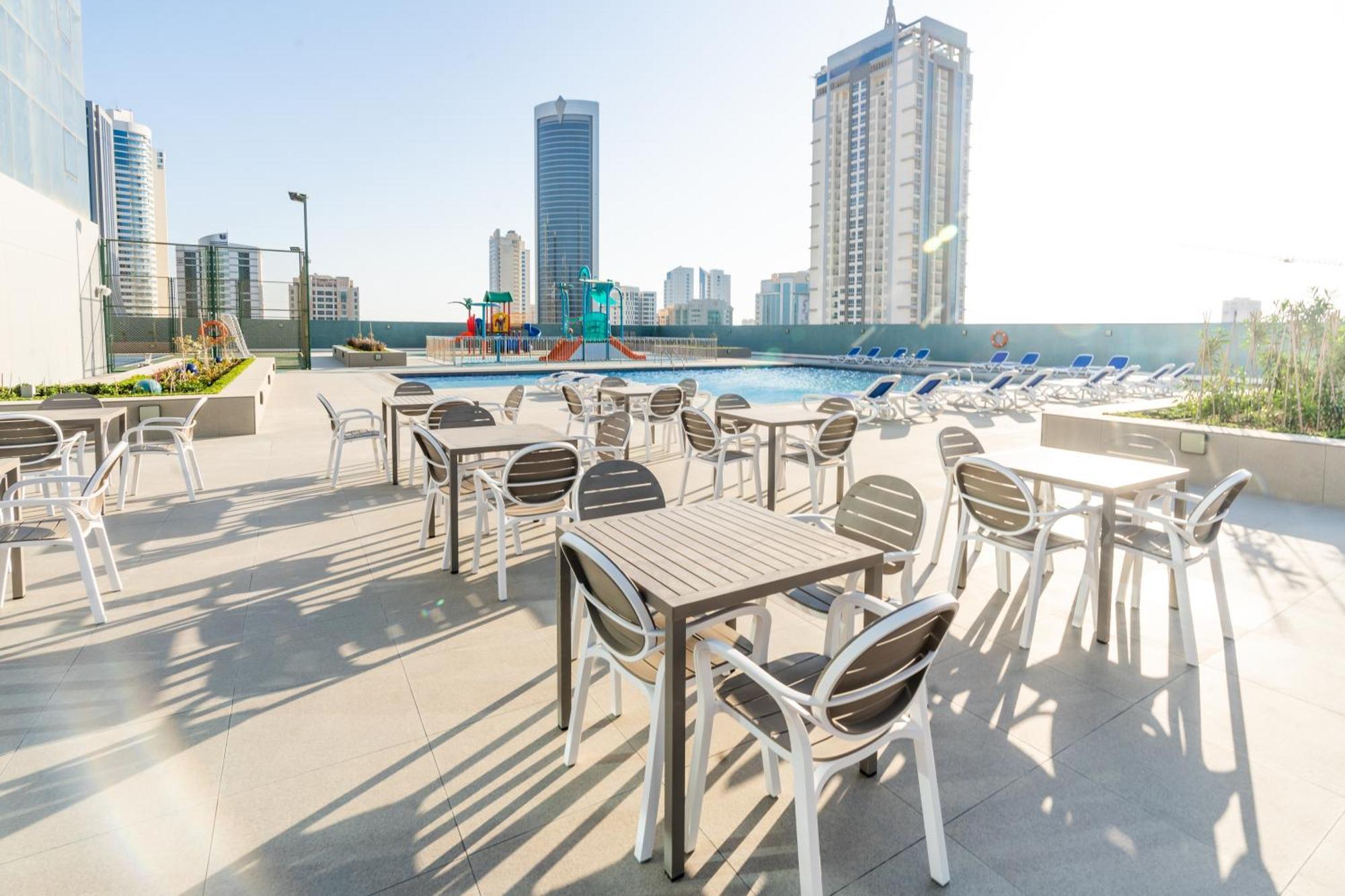 S Plaza Suites Hotel Seef Екстериор снимка